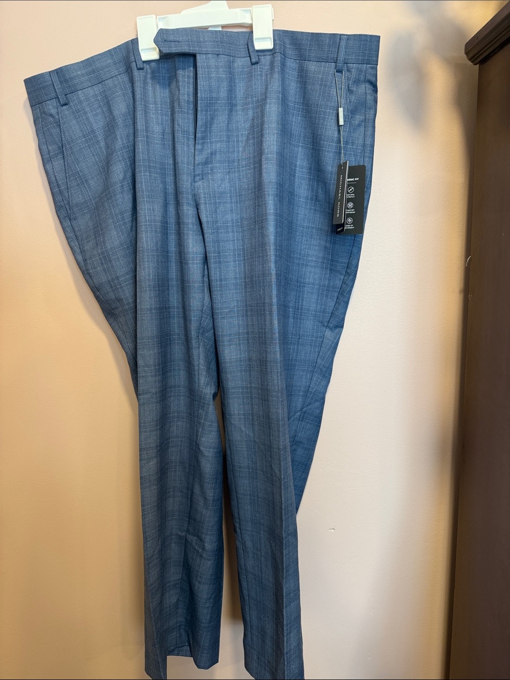 Michael Kors the Passport Collection classic fit stretch